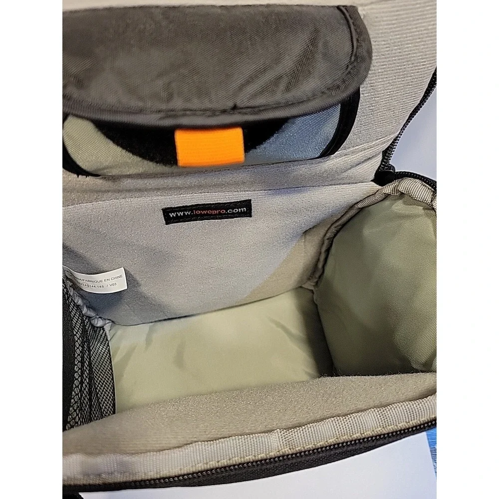 Lowepro Universal DSLR Camera Bag w/ Strap + Rain Cover Black